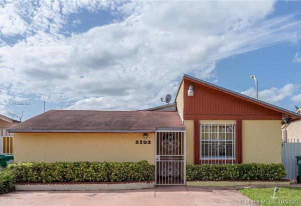 Les Chalets, 2102 SW 106th Ct, University Park, Florida 33165, image 3