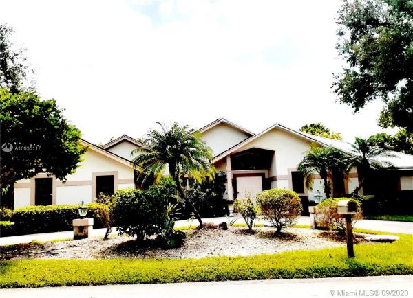 Parintis, 10220 SW 142nd St, Kendall, Florida 33176, image 2
