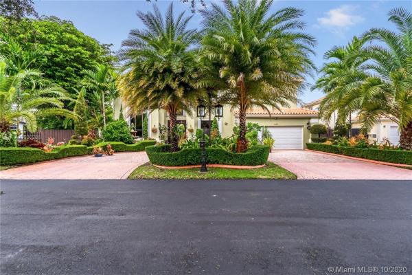 Mansions Cove At Lakes Of The Meadow, 4361 SW 155th Ct, Kendall West, Florida 33185, image 2