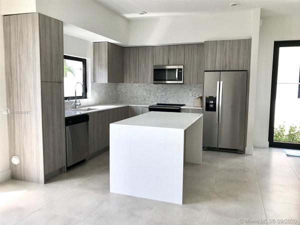 Killian Commons, 11734 SW 106th Ter, Kendall, Florida 33186, image 2