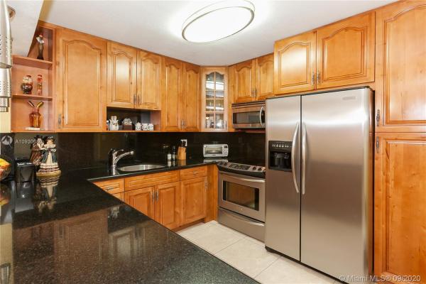 3725 S Ocean Dr #1107, Hallandale Beach, Florida 33019, image 2