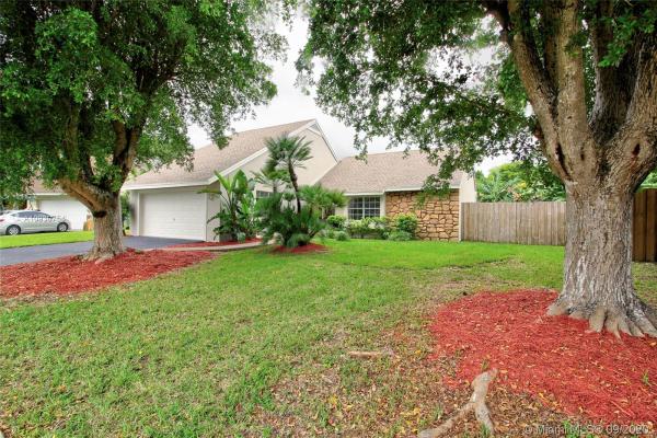 Homestead Lakes Tennessee East, 1551 N Goldeneye Ln, Homestead, Florida 33035, image 2