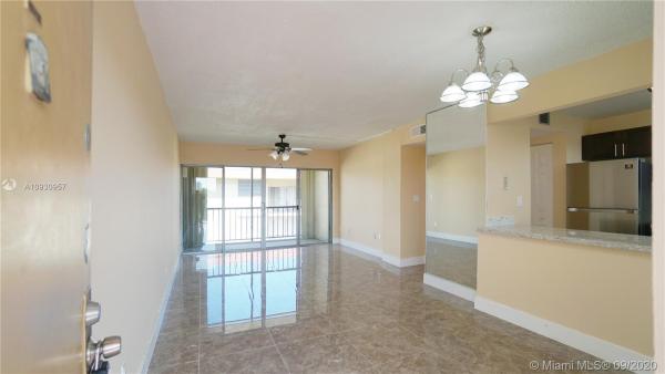 Pineside, 8889 Fontainebleau Blvd #406, Fountainebleau, Florida 33172, image 2