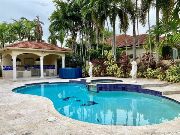 Graveran Estates, 8541 NW 162nd St, Miami Lakes, Florida 33016, image 2