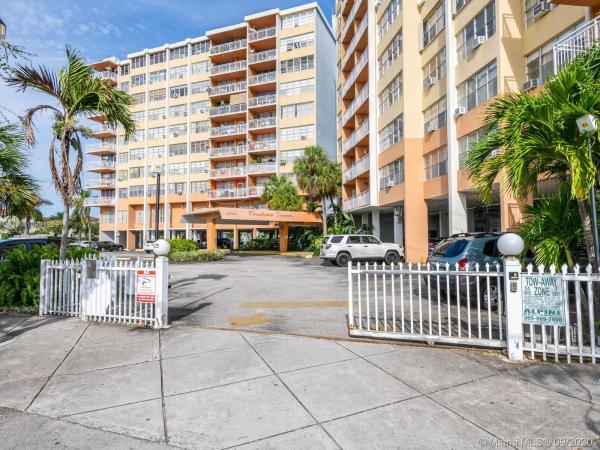 Crestview Towers, 2025 NE 164 St #416, North Miami Beach, Florida 33162, image 2