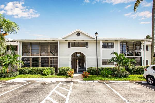 Carmel At The California Club, 827 NE 199th St #108, Ives Estates, Florida 33179, image 2