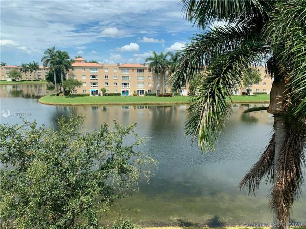 Coral Cove At Coral Lakes, 12565 Imperial Isle Dr #403, Boynton Beach, Florida 33437, image 2