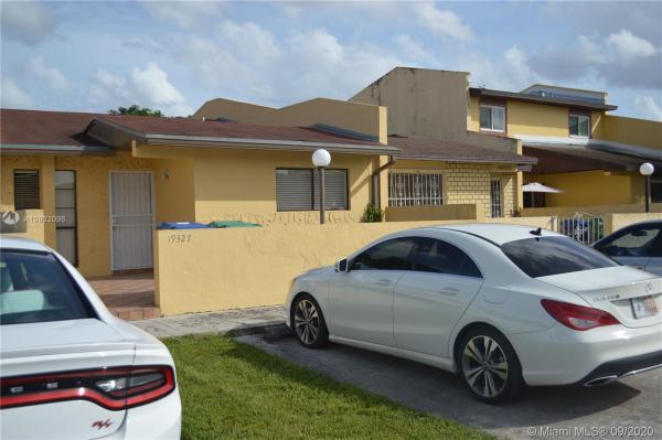 Lakes Of Acadia, Miami Gardens, Florida 33055, image 2