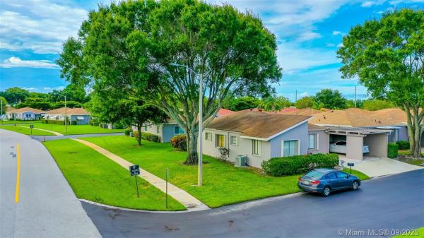 Camelot Village, 14796 Wildflower Ln, Delray Beach, Florida 33446, image 2