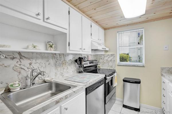 Village Square, 7561 NW 16th St #2106, Plantation, Florida 33313, image 2