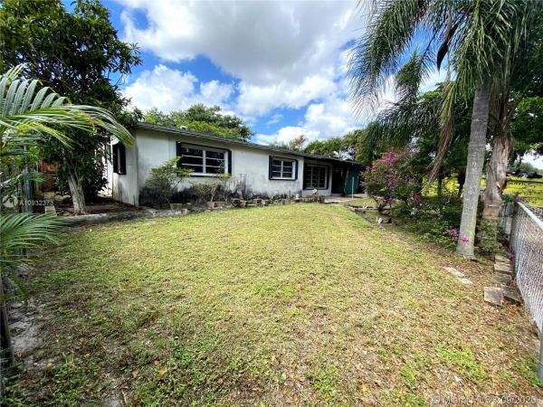 Norwood, 18840 NW 14th Ct, Miami Gardens, Florida 33169, image 2