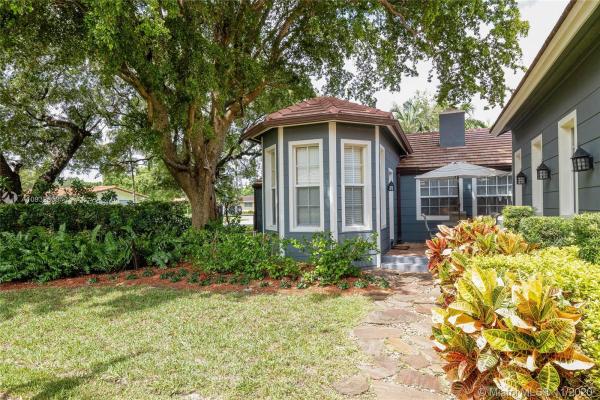 4384 SW 13th St, Unincorporated Dade County, Florida 33134, image 2
