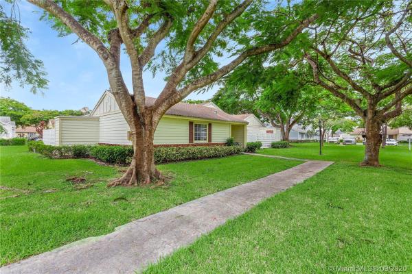Village Homes At Country Walk, 13716 SW 149th Cir Ln #3-61, Country Walk, Florida 33186, image 2