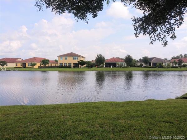 PortoSol, 2502 Vicara Ct, Royal Palm Beach, Florida 33411, image 2
