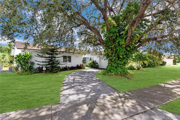 Cantisano, 16505 SW 104th Ct, Palmetto Estates, Florida 33157, image 2