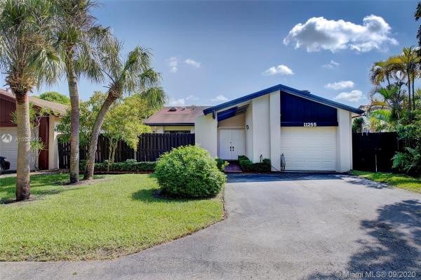 Patio Homes In The Crossings, 11255 SW 135th Ct, The Crossings, Florida 33186, image 2