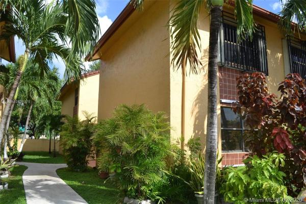 10839 NW 7th St #12-23, Fountainebleau, Florida 33172, image 2