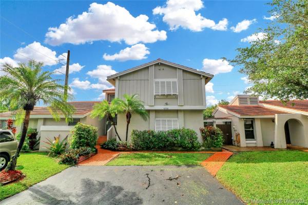 Deerwood Townhomes, 12732 SW 151st Ln, Three Lakes, Florida 33186, image 2