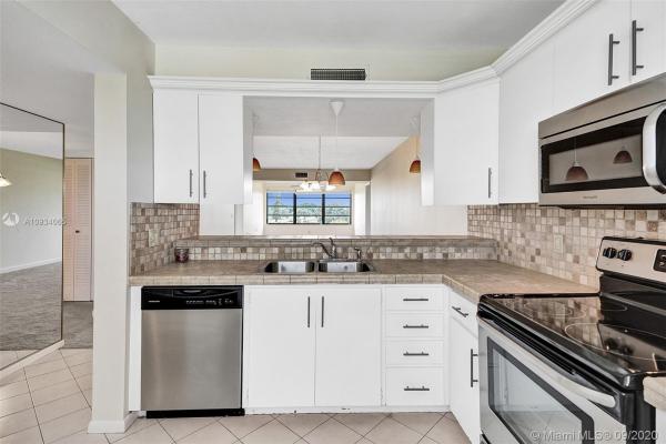 Whitehall At Camino Real, 6061 Balboa Cir #403, Boca Raton, Florida 33433, image 2