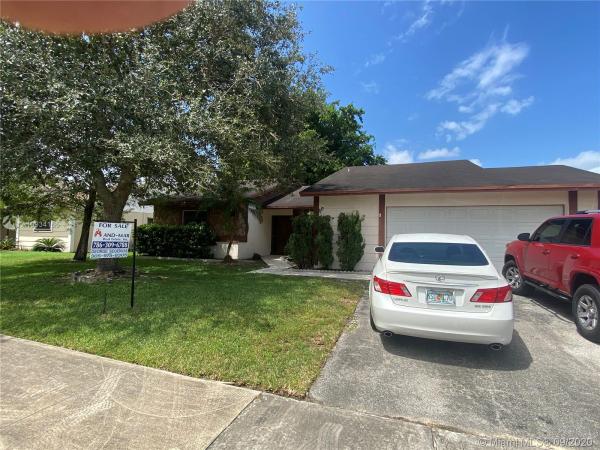 Homestead Lakes Tennessee East, 1661 N Goldeneye Ln, Homestead, Florida 33035, image 2