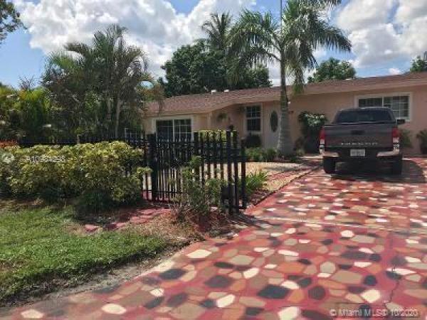 Seminole Heights, 3410 N 72nd Ter, Hollywood, Florida 33024, image 2