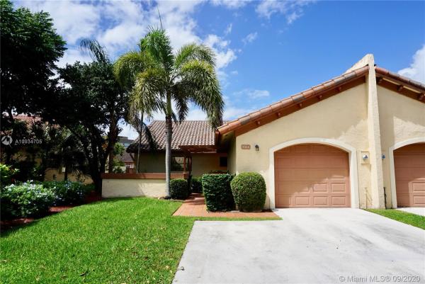 Kings Court West, 8564 SW 115th Ct, Kendall, Florida 33173, image 2