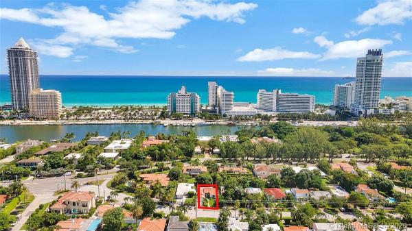 Surprise Lake, 4535 Sheridan Ave, Miami Beach, Florida 33140, image 2