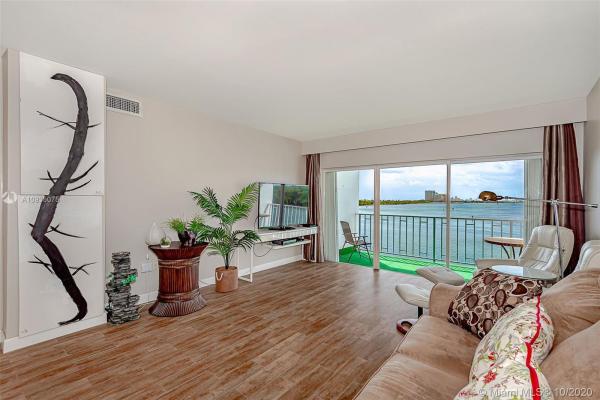 Arlen House West, 500 Bayview Dr #420, Sunny Isles Beach, Florida 33160, image 2