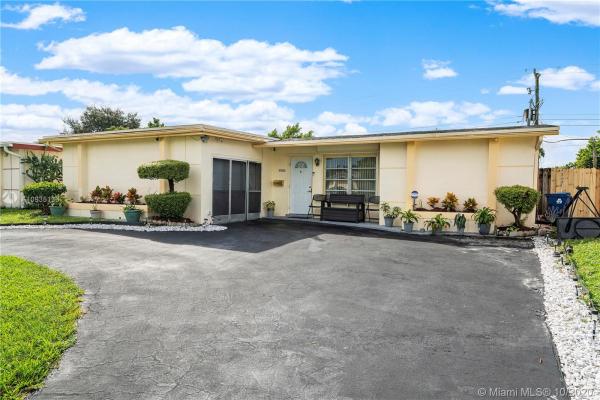 Sunrise Golf Village, 6560 NW 29th St, Sunrise, Florida 33313, image 2