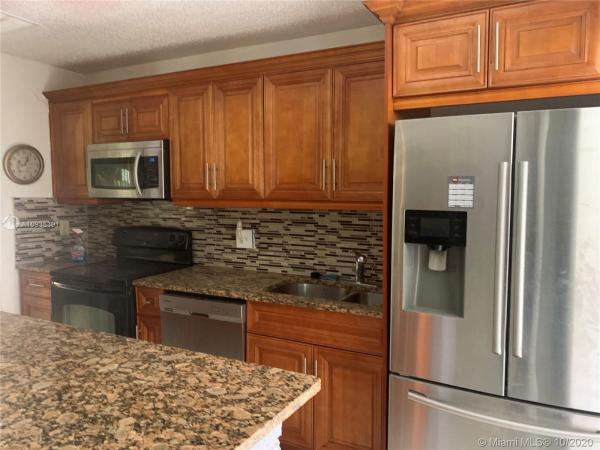 Mansionette Homes, 1220 NE 200th St, Ives Estates, Florida 33179, image 2