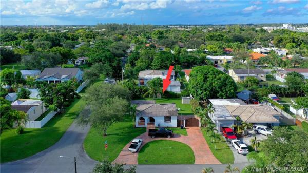 Kent Estates, 571 Falcon Ave, Miami Springs, Florida 33166, image 2