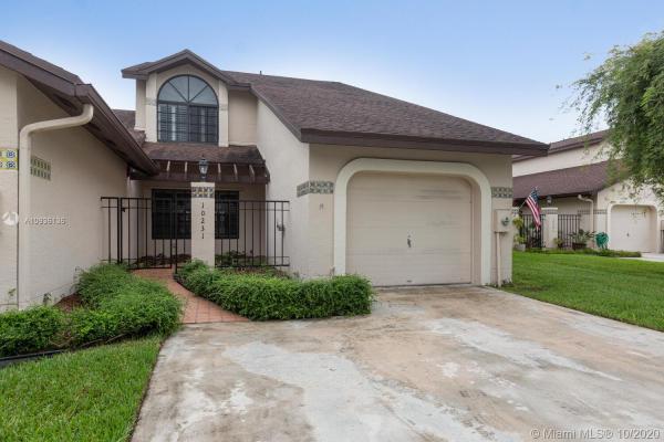 Valencia Townhomes, 10231 SW 137th Pl #., The Hammocks, Florida 33186, image 2