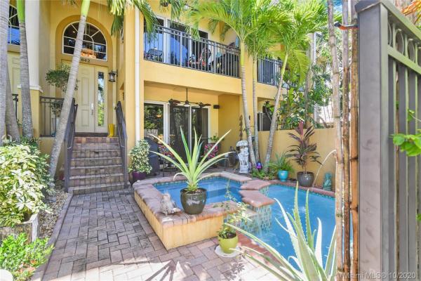 Valencia At Wilton Manors, 842 NE 22nd Dr, Wilton Manors, Florida 33305, image 2