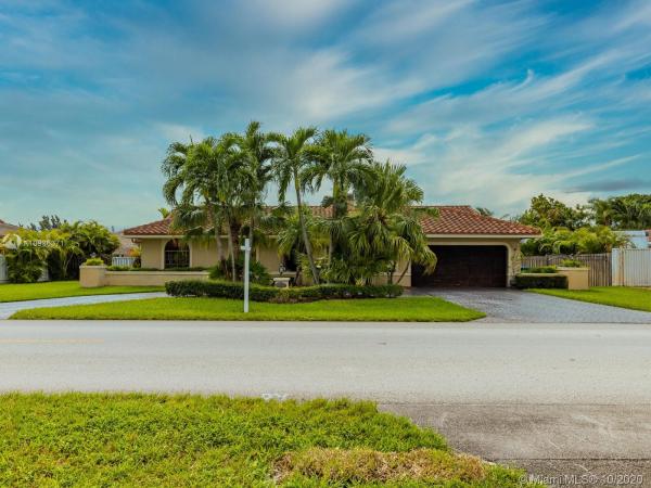 Country Club Of Miami Estates, 18710 W Oakmont Dr, Country Club, Florida 33015, image 2