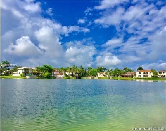 Royal Oaks, 84xx NW 168th Ter, Miami Lakes, Florida 33016, image 2