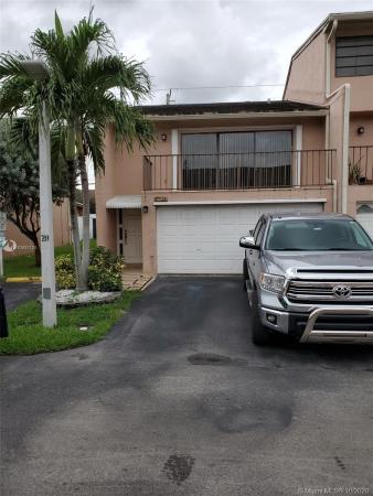 Suncrest Townhouses, 8736 SW 154th Cir Pl #7M, Kendall West, Florida 33193, image 2
