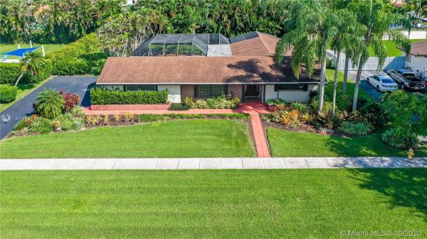 9801 SW 120th St, Three Lakes, Florida 33176, image 2
