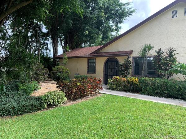 Lakes Of Boca Barwood, 23277 Barlake Dr, Boca Raton, Florida 33433, image 2