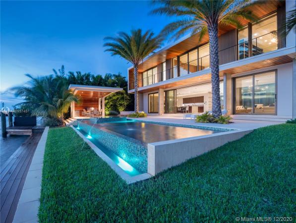 Bay Harbor Islands Residential, 9540 W Broadview Dr, Bay Harbor Islands, Florida 33154, image 2