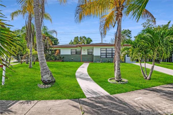South Miami Heights Manor, 17430 SW 118th Pl, South Miami Heights, Florida 33177, image 2