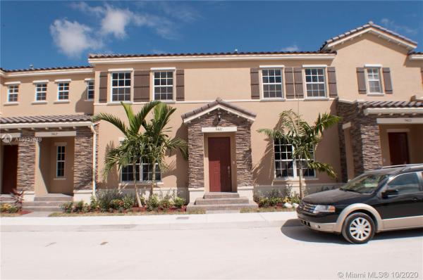 Kendall Commons Townhomes, 9421 SW 171st Pl, The Hammocks, Florida 33196, image 2