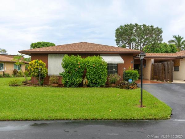 Los Mangos Patio Villas, 521 SE 27th Way, Boynton Beach, Florida 33435, image 2