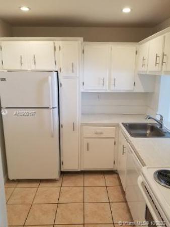 Woodside In Kendall, 9611 SW 77th Ave #207A, Kendall, Florida 33156, image 2