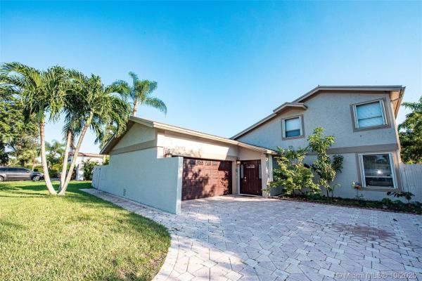 Gates Of Hillsboro, 4124 NW 1st Dr, Deerfield Beach, Florida 33442, image 2