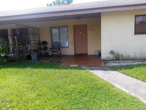 Waterside Townhomes, 13944 SW 281st Ter, Leisure City, Florida 33033, image 2