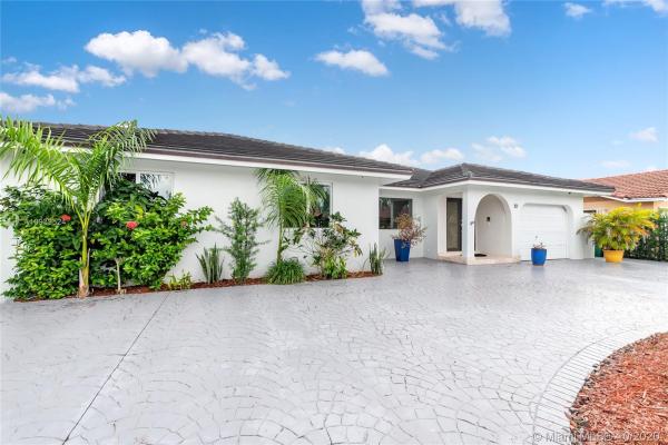 University Park West, 117 SW 136th Pl, Tamiami, Florida 33184, image 2