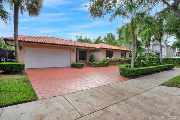 Royal Oaks, 8270 NW 168th St, Miami Lakes, Florida 33016, image 2