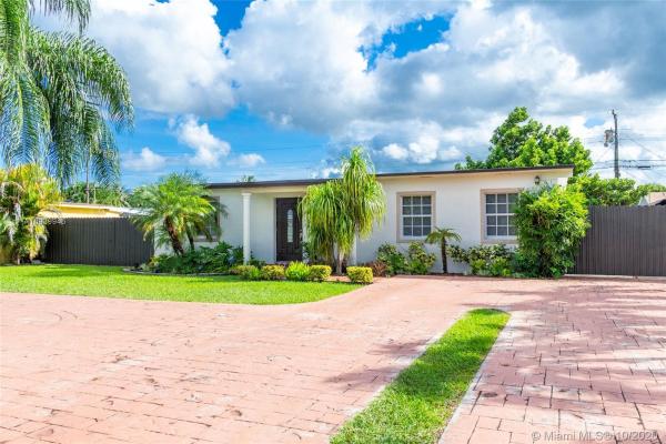 Tropical Estates, 9980 SW 42nd St, Olympia Heights, Florida 33165, image 2