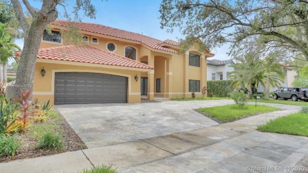 Graham West, 16003 NW 83rd Ct, Miami Lakes, Florida 33016, image 2