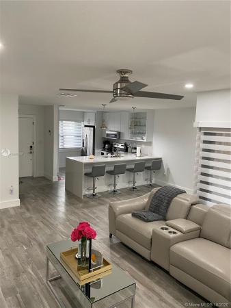 Deerwood Townhomes, 15018 SW 127th Cir Pl N #15018, Three Lakes, Florida 33186, image 2